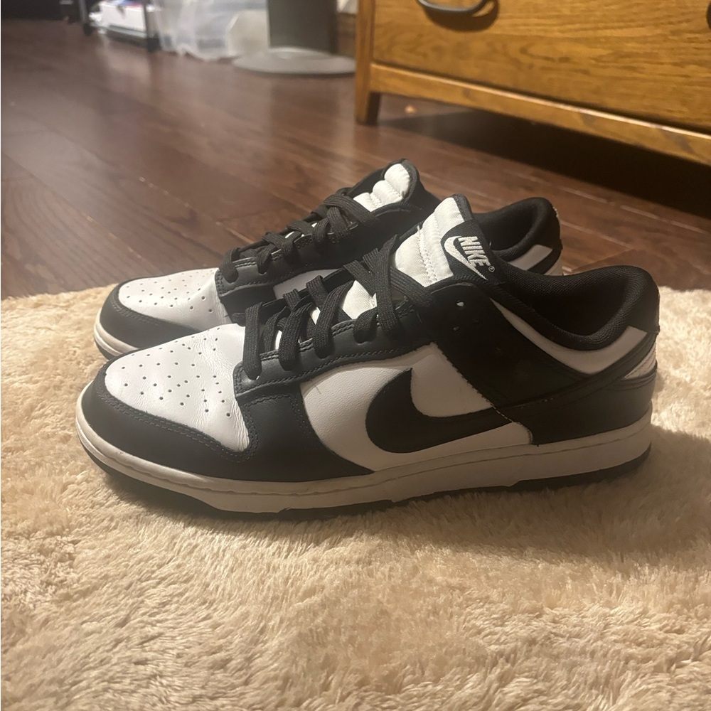 Nike Classic Black and White Low-Tops